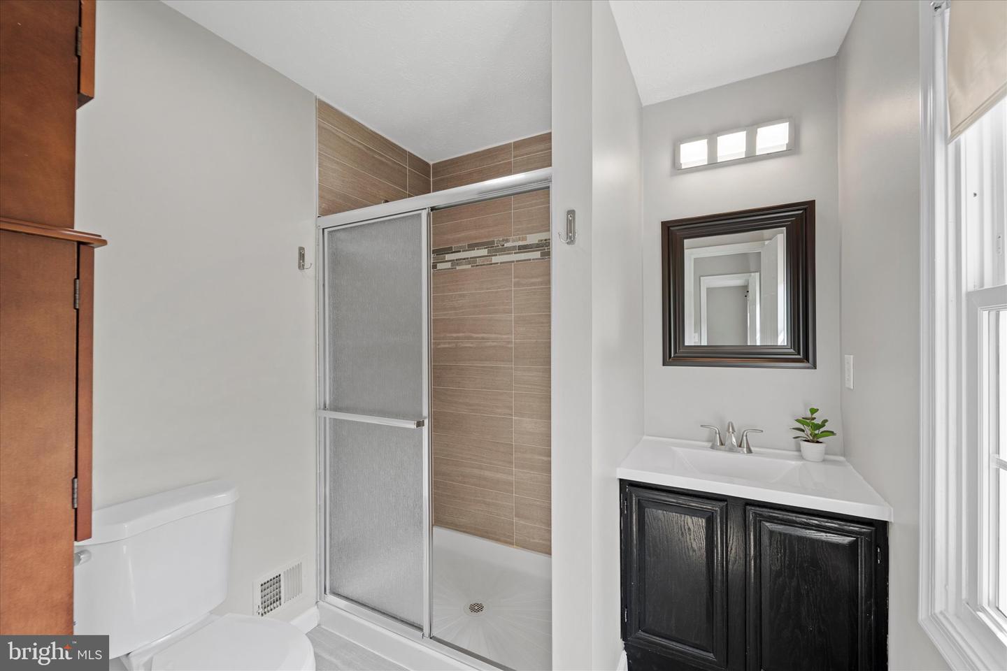 6112 HILLVIEW CT, MANASSAS, Virginia 20112, 5 Bedrooms Bedrooms, ,3 BathroomsBathrooms,Residential,For sale,6112 HILLVIEW CT,VAPW2097332 MLS # VAPW2097332