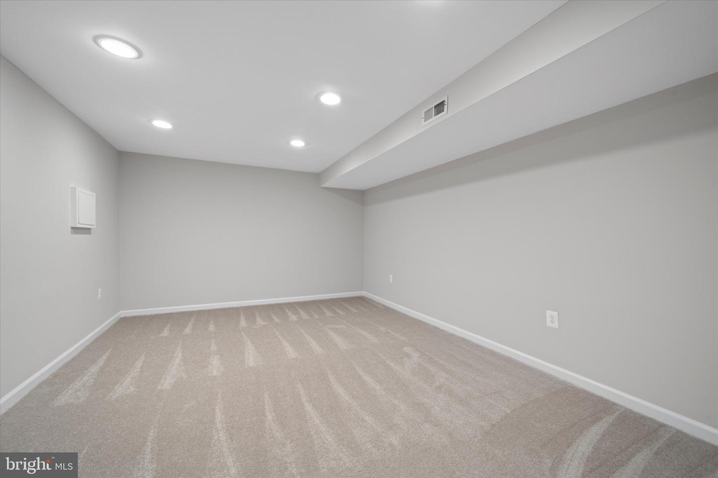 6112 HILLVIEW CT, MANASSAS, Virginia 20112, 5 Bedrooms Bedrooms, ,3 BathroomsBathrooms,Residential,For sale,6112 HILLVIEW CT,VAPW2097332 MLS # VAPW2097332