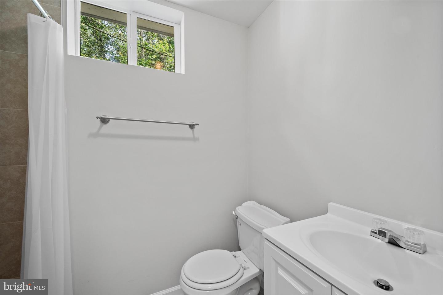 6112 HILLVIEW CT, MANASSAS, Virginia 20112, 5 Bedrooms Bedrooms, ,3 BathroomsBathrooms,Residential,For sale,6112 HILLVIEW CT,VAPW2097332 MLS # VAPW2097332