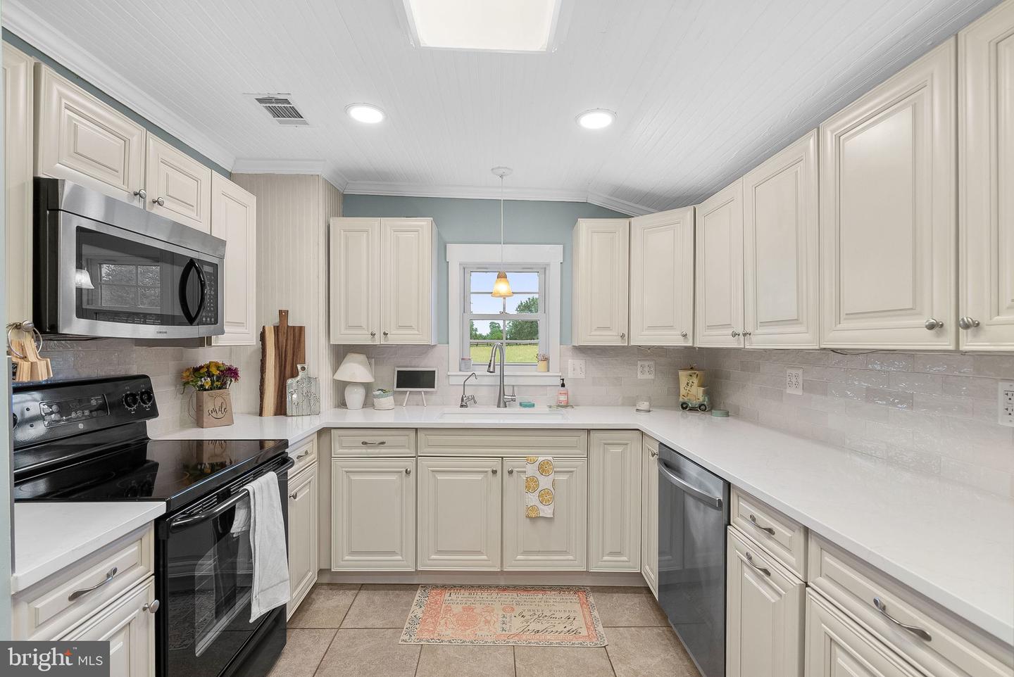 20078 LINCOLN RD, PURCELLVILLE, Virginia 20132, 3 Bedrooms Bedrooms, ,2 BathroomsBathrooms,Residential,For sale,20078 LINCOLN RD,VALO2099852 MLS # VALO2099852