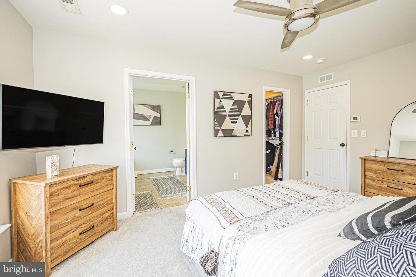 17520 VICTORIA FALLS DR, DUMFRIES, Virginia 22025, 3 Bedrooms Bedrooms, ,2 BathroomsBathrooms,Residential,For sale,17520 VICTORIA FALLS DR,VAPW2097278 MLS # VAPW2097278