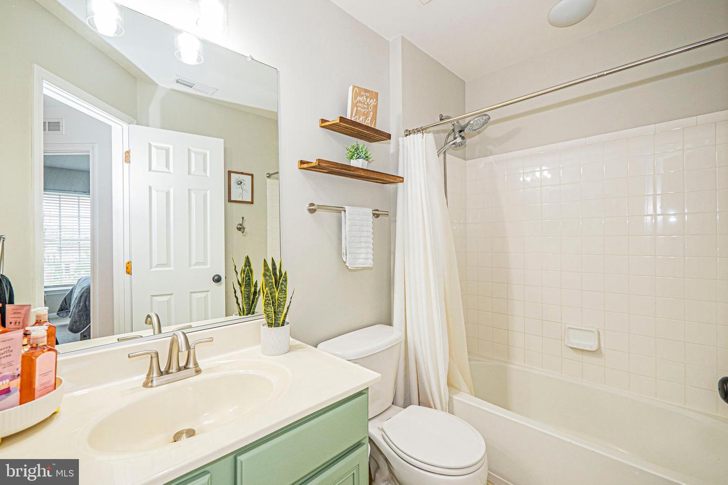 17520 VICTORIA FALLS DR, DUMFRIES, Virginia 22025, 3 Bedrooms Bedrooms, ,2 BathroomsBathrooms,Residential,For sale,17520 VICTORIA FALLS DR,VAPW2097278 MLS # VAPW2097278