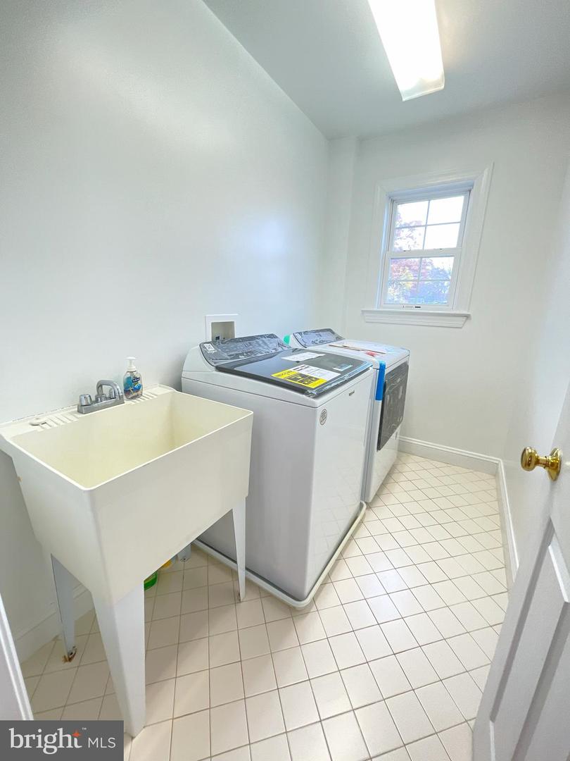 7212 HIGHLAND ST, SPRINGFIELD, Virginia 22150, 5 Bedrooms Bedrooms, ,4 BathroomsBathrooms,Residential,For sale,7212 HIGHLAND ST,VAFX2248084 MLS # VAFX2248084