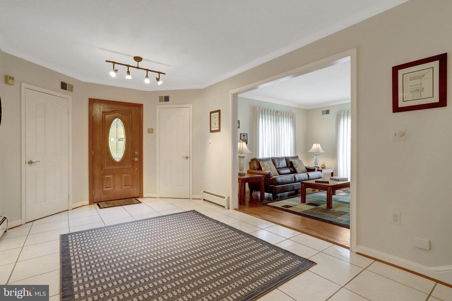 500 S LEXINGTON ST, ARLINGTON, Virginia 22204, 4 Bedrooms Bedrooms, ,3 BathroomsBathrooms,Residential,For sale,500 S LEXINGTON ST,VAAR2059388 MLS # VAAR2059388