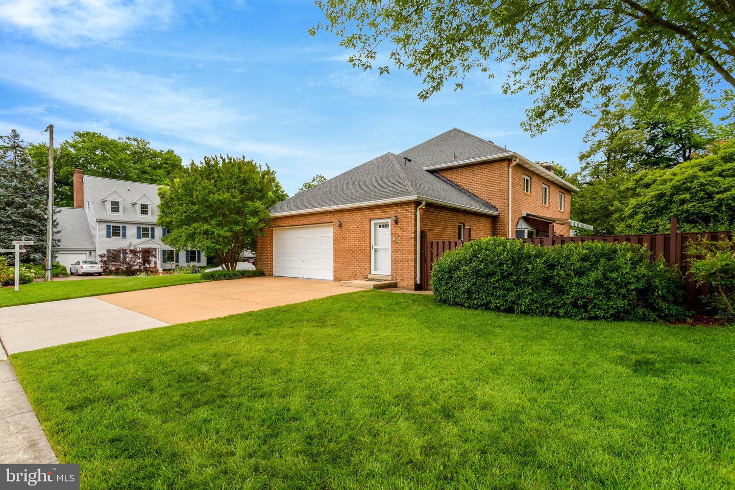 500 S LEXINGTON ST, ARLINGTON, Virginia 22204, 4 Bedrooms Bedrooms, ,3 BathroomsBathrooms,Residential,For sale,500 S LEXINGTON ST,VAAR2059388 MLS # VAAR2059388
