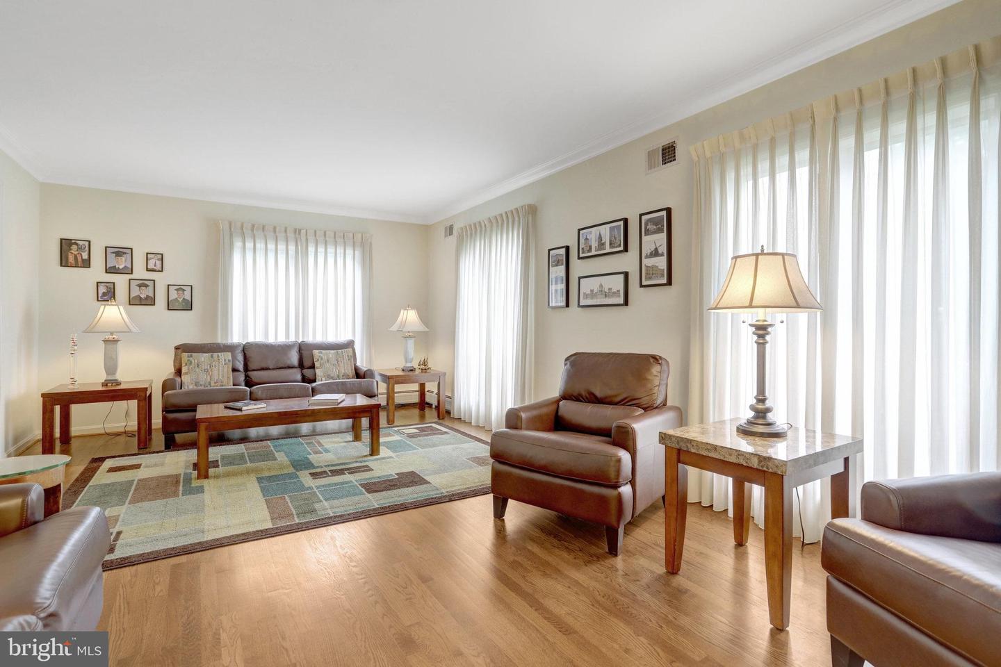 500 S LEXINGTON ST, ARLINGTON, Virginia 22204, 4 Bedrooms Bedrooms, ,3 BathroomsBathrooms,Residential,For sale,500 S LEXINGTON ST,VAAR2059388 MLS # VAAR2059388