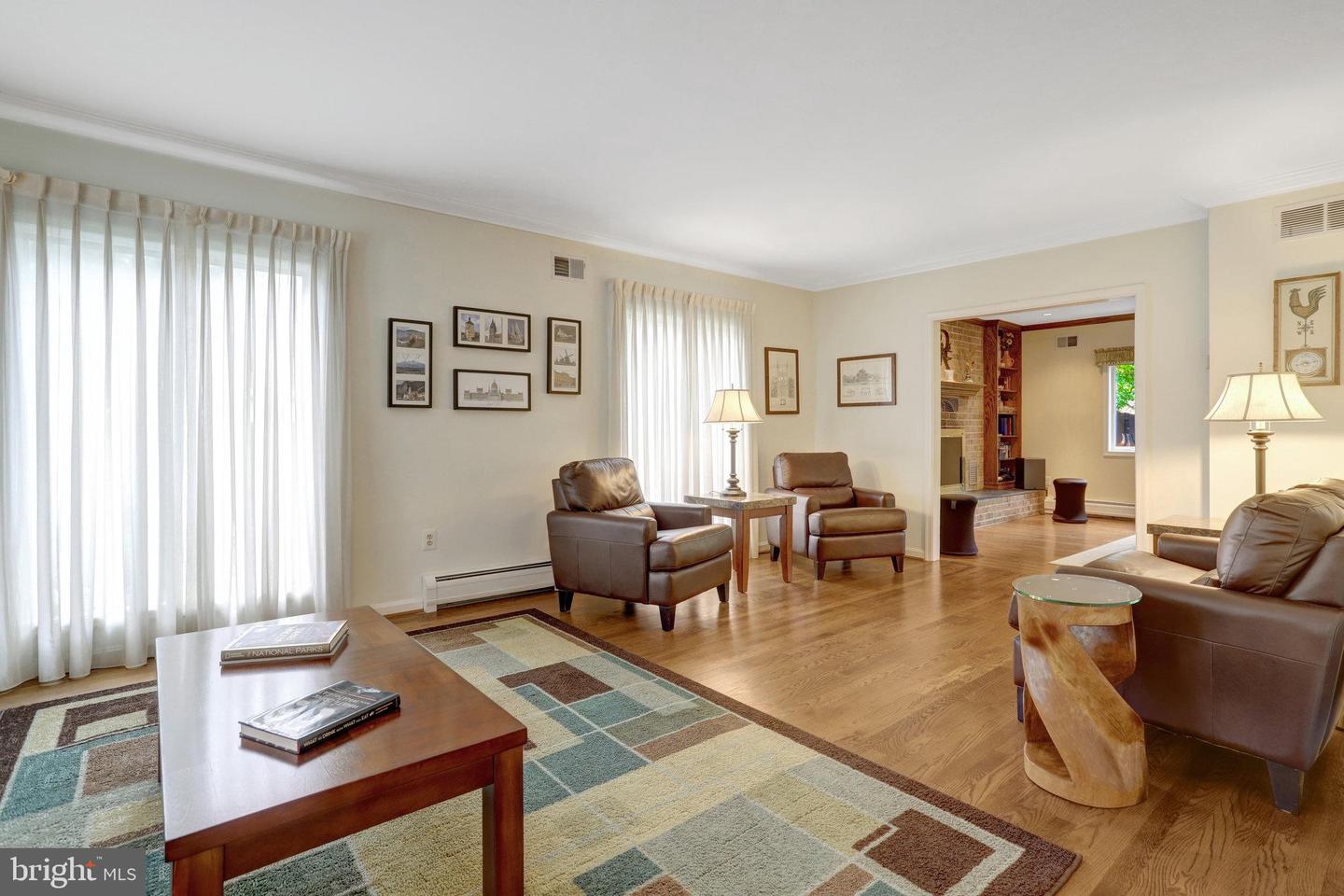 500 S LEXINGTON ST, ARLINGTON, Virginia 22204, 4 Bedrooms Bedrooms, ,3 BathroomsBathrooms,Residential,For sale,500 S LEXINGTON ST,VAAR2059388 MLS # VAAR2059388