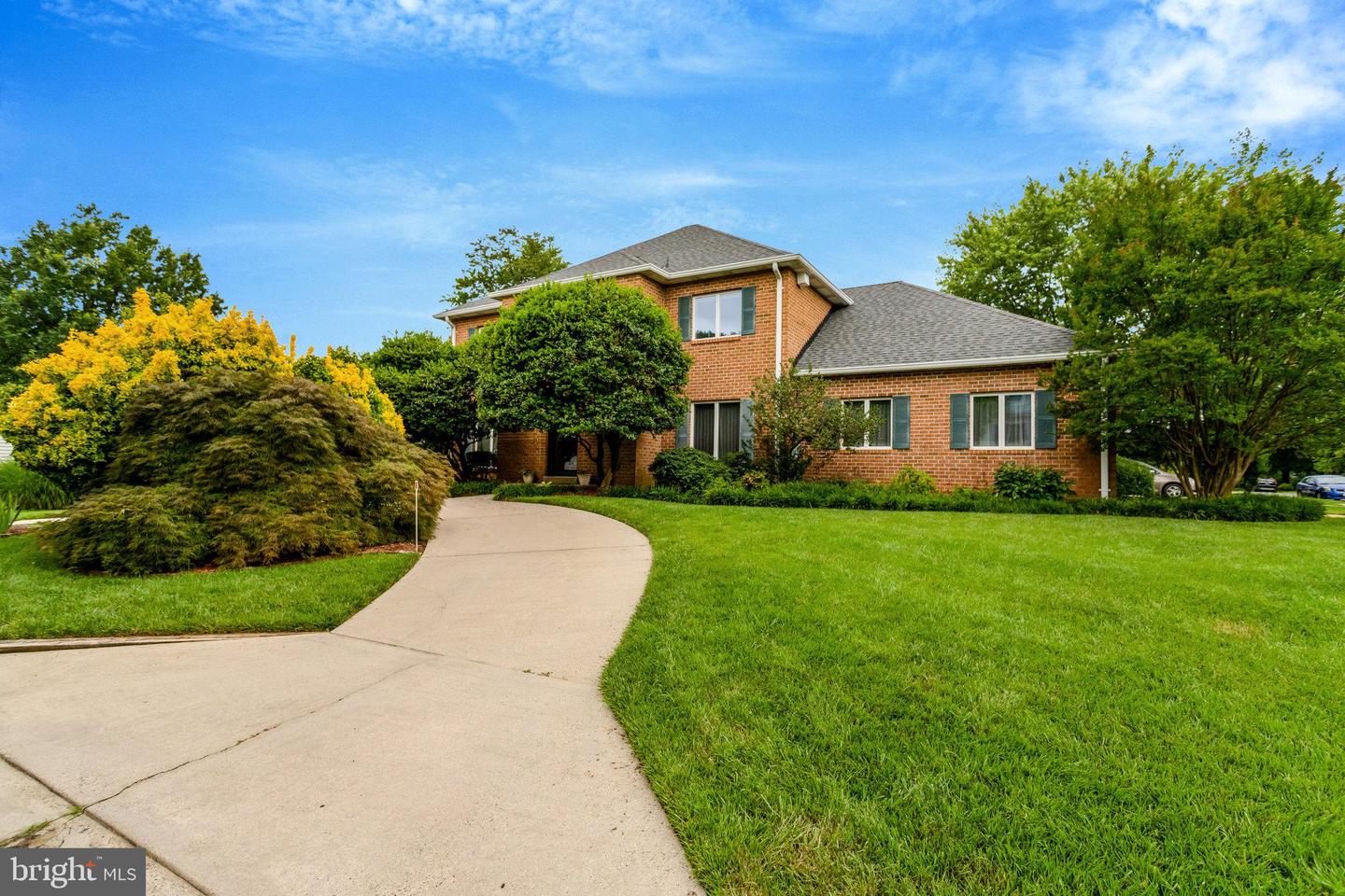 500 S LEXINGTON ST, ARLINGTON, Virginia 22204, 4 Bedrooms Bedrooms, ,3 BathroomsBathrooms,Residential,For sale,500 S LEXINGTON ST,VAAR2059388 MLS # VAAR2059388