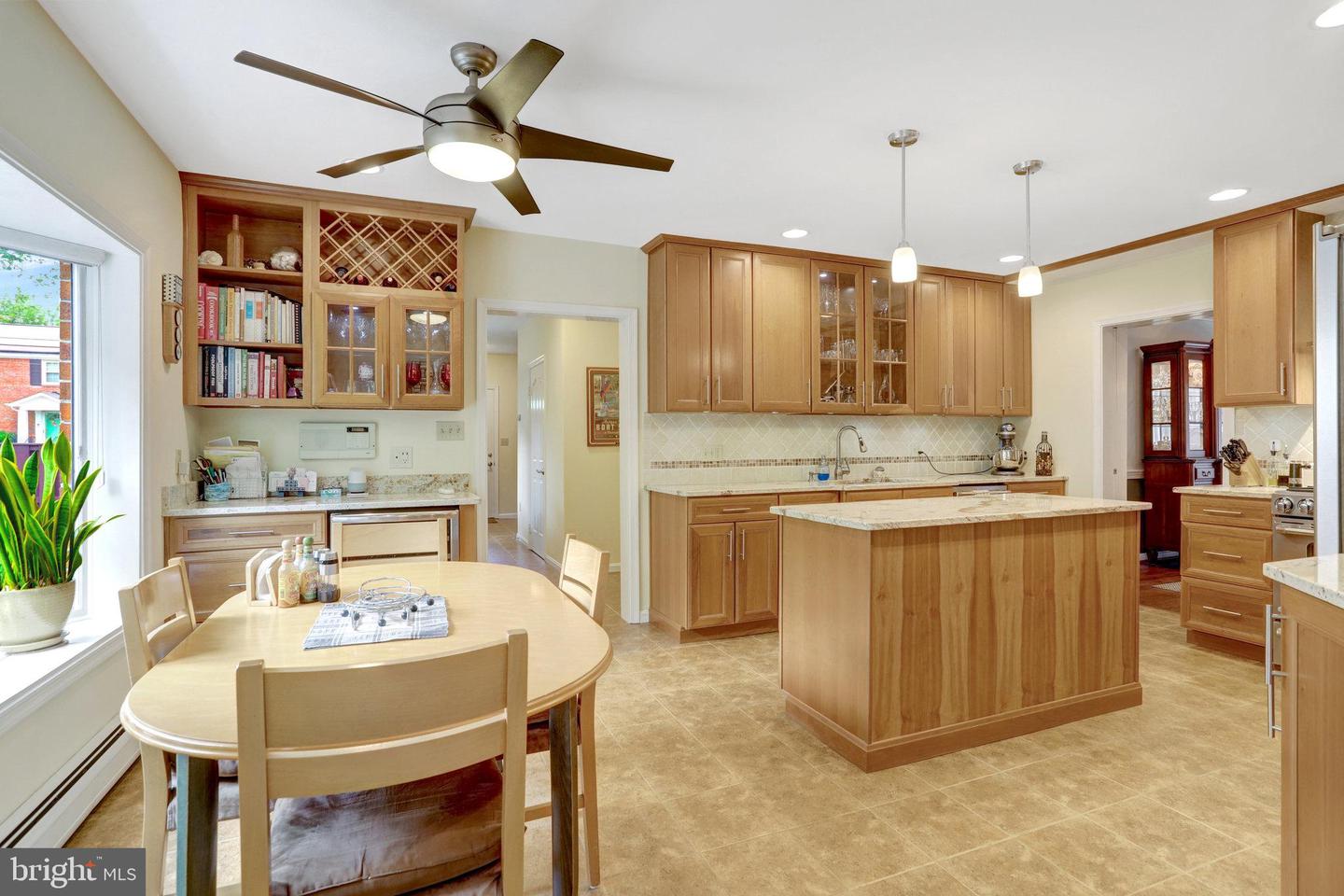 500 S LEXINGTON ST, ARLINGTON, Virginia 22204, 4 Bedrooms Bedrooms, ,3 BathroomsBathrooms,Residential,For sale,500 S LEXINGTON ST,VAAR2059388 MLS # VAAR2059388