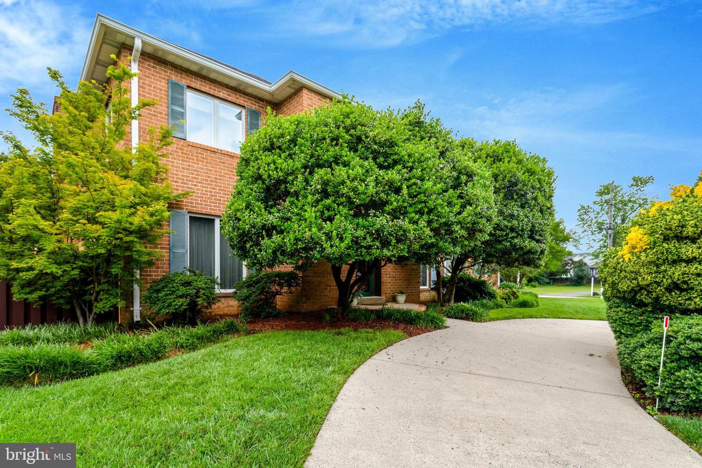 500 S LEXINGTON ST, ARLINGTON, Virginia 22204, 4 Bedrooms Bedrooms, ,3 BathroomsBathrooms,Residential,For sale,500 S LEXINGTON ST,VAAR2059388 MLS # VAAR2059388
