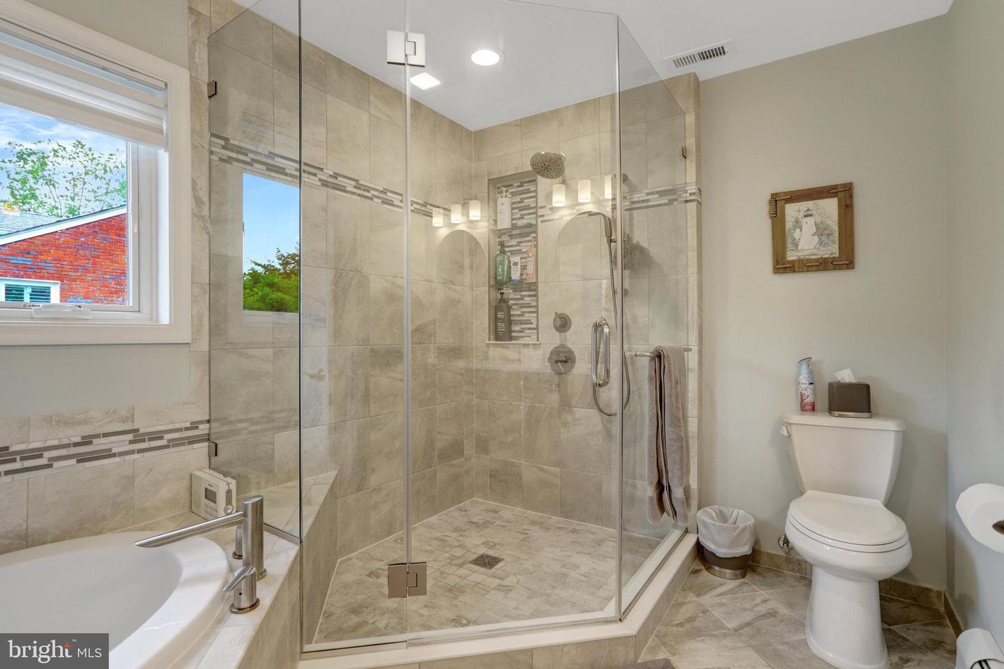 500 S LEXINGTON ST, ARLINGTON, Virginia 22204, 4 Bedrooms Bedrooms, ,3 BathroomsBathrooms,Residential,For sale,500 S LEXINGTON ST,VAAR2059388 MLS # VAAR2059388