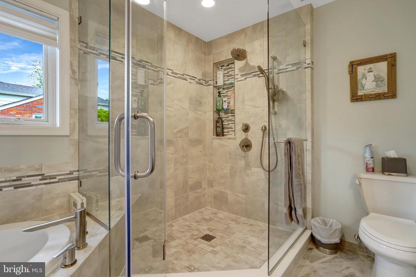 500 S LEXINGTON ST, ARLINGTON, Virginia 22204, 4 Bedrooms Bedrooms, ,3 BathroomsBathrooms,Residential,For sale,500 S LEXINGTON ST,VAAR2059388 MLS # VAAR2059388
