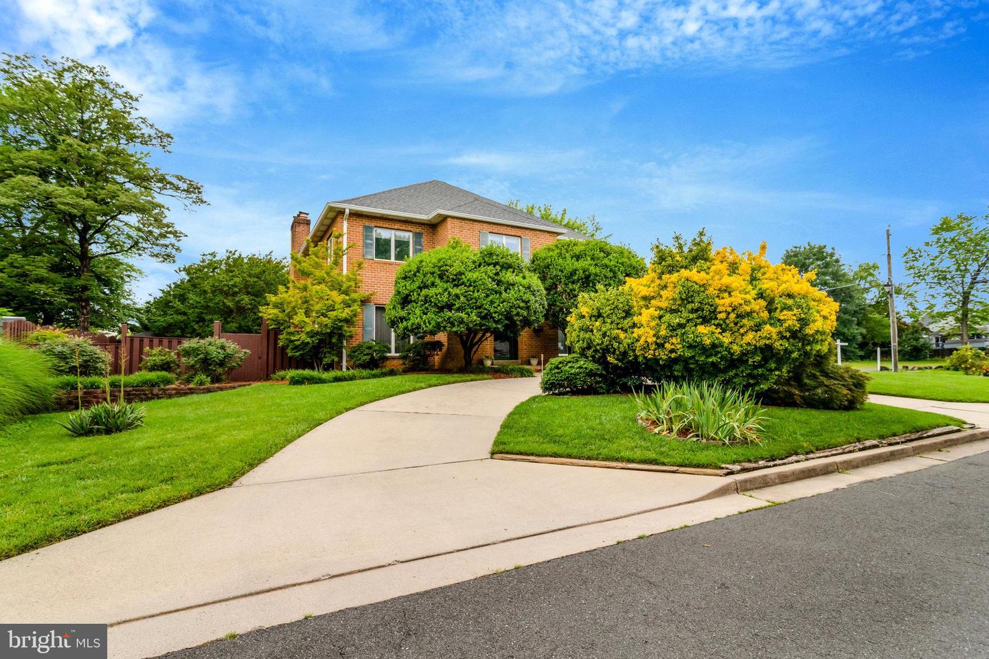 500 S LEXINGTON ST, ARLINGTON, Virginia 22204, 4 Bedrooms Bedrooms, ,3 BathroomsBathrooms,Residential,For sale,500 S LEXINGTON ST,VAAR2059388 MLS # VAAR2059388