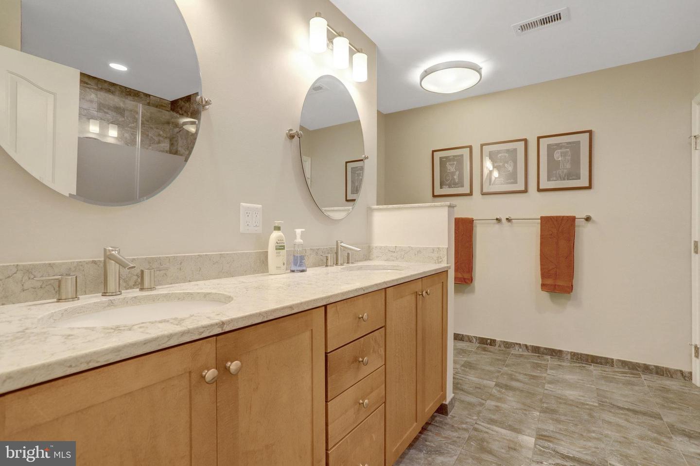 500 S LEXINGTON ST, ARLINGTON, Virginia 22204, 4 Bedrooms Bedrooms, ,3 BathroomsBathrooms,Residential,For sale,500 S LEXINGTON ST,VAAR2059388 MLS # VAAR2059388