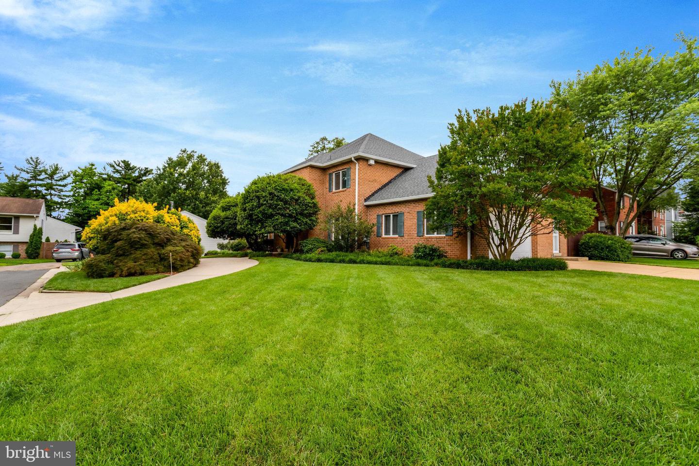 500 S LEXINGTON ST, ARLINGTON, Virginia 22204, 4 Bedrooms Bedrooms, ,3 BathroomsBathrooms,Residential,For sale,500 S LEXINGTON ST,VAAR2059388 MLS # VAAR2059388