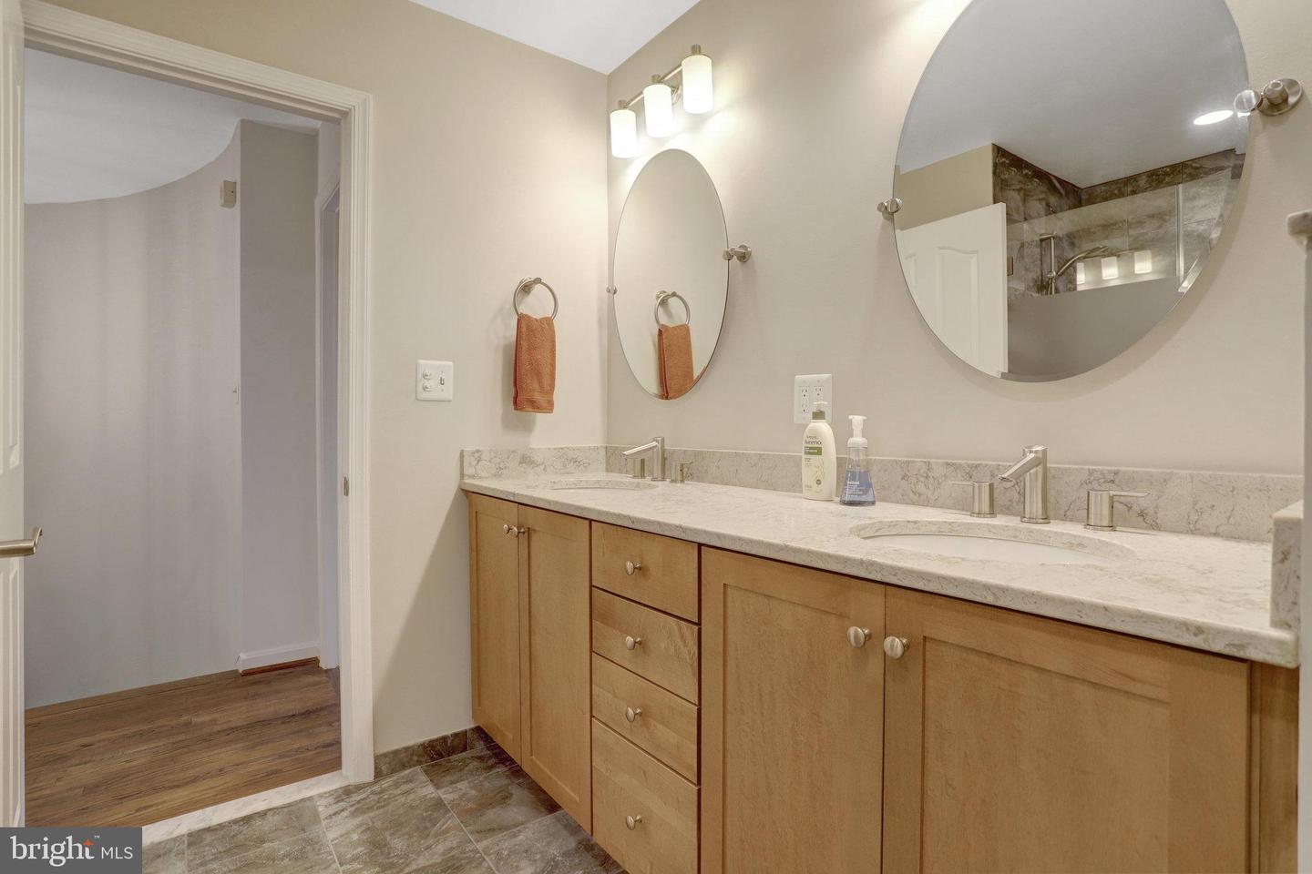 500 S LEXINGTON ST, ARLINGTON, Virginia 22204, 4 Bedrooms Bedrooms, ,3 BathroomsBathrooms,Residential,For sale,500 S LEXINGTON ST,VAAR2059388 MLS # VAAR2059388