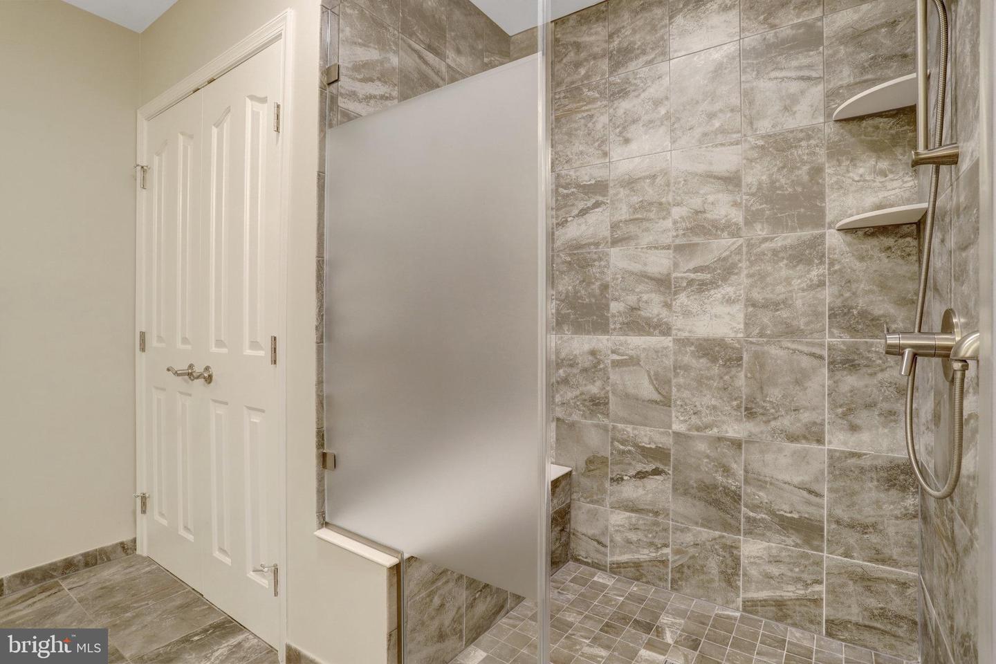 500 S LEXINGTON ST, ARLINGTON, Virginia 22204, 4 Bedrooms Bedrooms, ,3 BathroomsBathrooms,Residential,For sale,500 S LEXINGTON ST,VAAR2059388 MLS # VAAR2059388