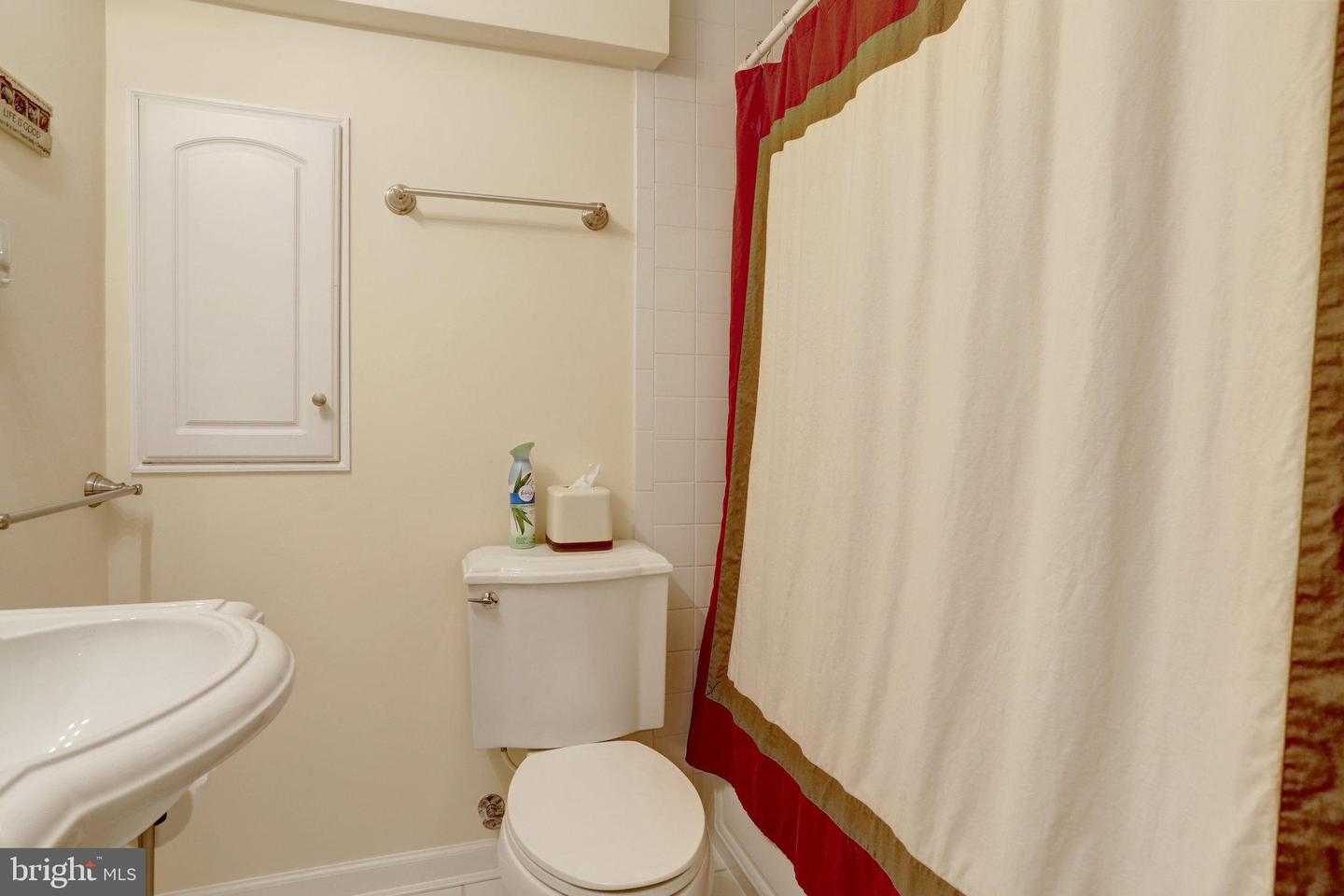 500 S LEXINGTON ST, ARLINGTON, Virginia 22204, 4 Bedrooms Bedrooms, ,3 BathroomsBathrooms,Residential,For sale,500 S LEXINGTON ST,VAAR2059388 MLS # VAAR2059388