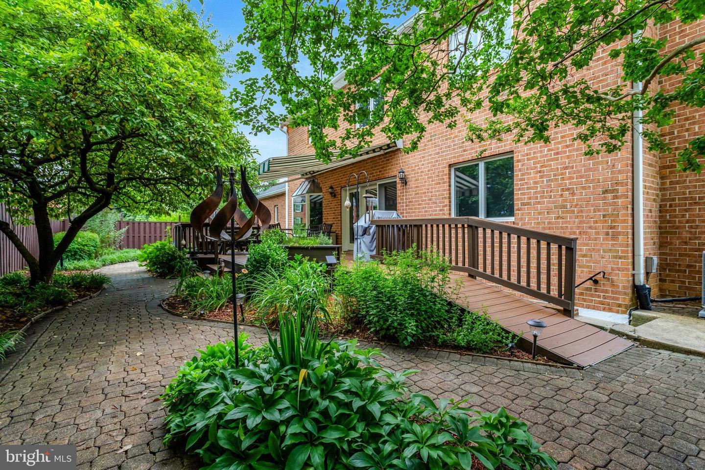 500 S LEXINGTON ST, ARLINGTON, Virginia 22204, 4 Bedrooms Bedrooms, ,3 BathroomsBathrooms,Residential,For sale,500 S LEXINGTON ST,VAAR2059388 MLS # VAAR2059388