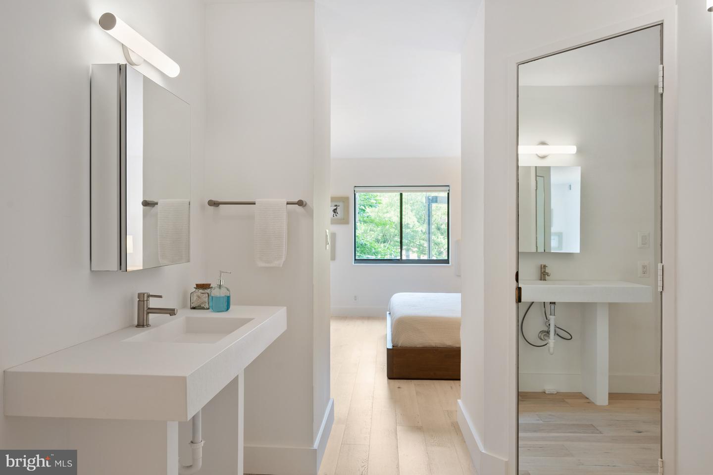 1600 N OAK ST #517, ARLINGTON, Virginia 22209, 2 Bedrooms Bedrooms, ,2 BathroomsBathrooms,Residential,For sale,1600 N OAK ST #517,VAAR2059390 MLS # VAAR2059390