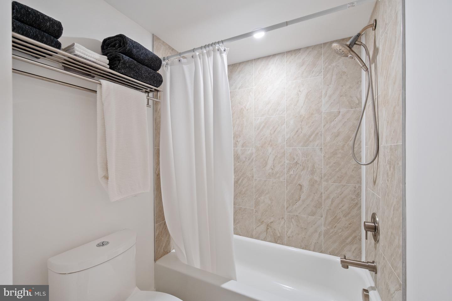 1600 N OAK ST #517, ARLINGTON, Virginia 22209, 2 Bedrooms Bedrooms, ,2 BathroomsBathrooms,Residential,For sale,1600 N OAK ST #517,VAAR2059390 MLS # VAAR2059390