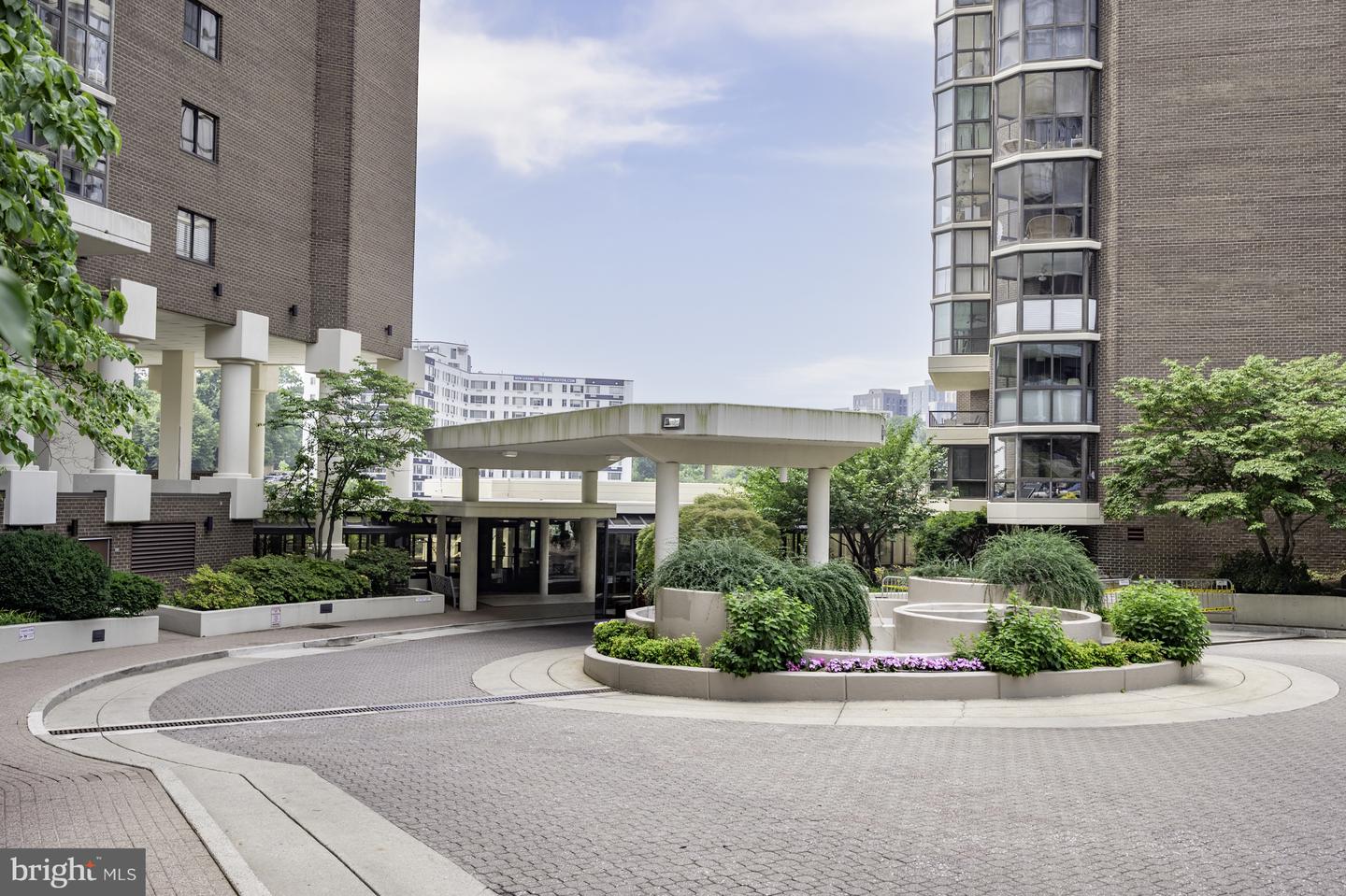 1600 N OAK ST #517, ARLINGTON, Virginia 22209, 2 Bedrooms Bedrooms, ,2 BathroomsBathrooms,Residential,For sale,1600 N OAK ST #517,VAAR2059390 MLS # VAAR2059390