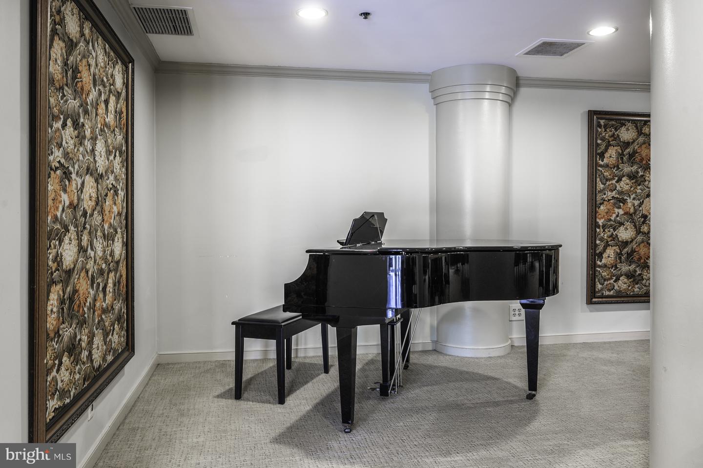 1600 N OAK ST #517, ARLINGTON, Virginia 22209, 2 Bedrooms Bedrooms, ,2 BathroomsBathrooms,Residential,For sale,1600 N OAK ST #517,VAAR2059390 MLS # VAAR2059390