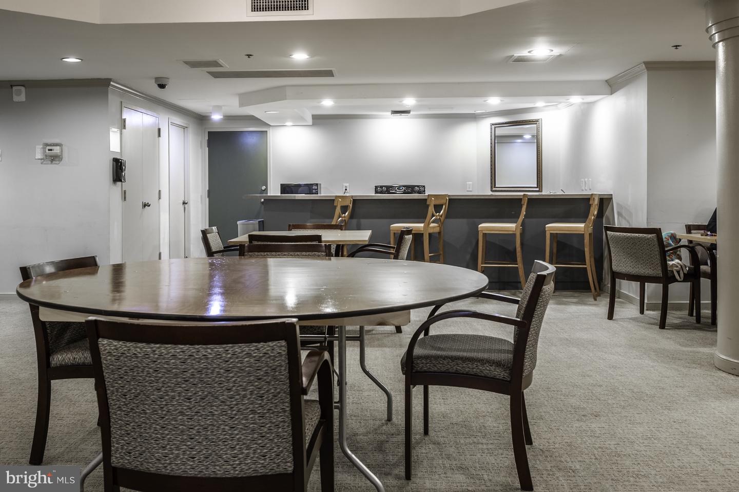 1600 N OAK ST #517, ARLINGTON, Virginia 22209, 2 Bedrooms Bedrooms, ,2 BathroomsBathrooms,Residential,For sale,1600 N OAK ST #517,VAAR2059390 MLS # VAAR2059390