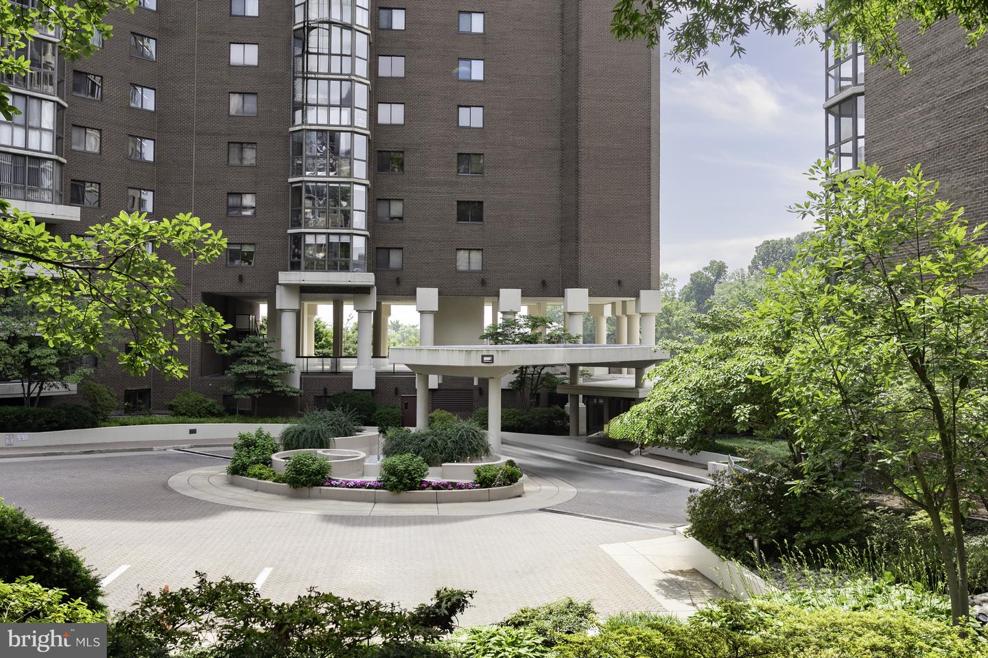 1600 N OAK ST #517, ARLINGTON, Virginia 22209, 2 Bedrooms Bedrooms, ,2 BathroomsBathrooms,Residential,For sale,1600 N OAK ST #517,VAAR2059390 MLS # VAAR2059390