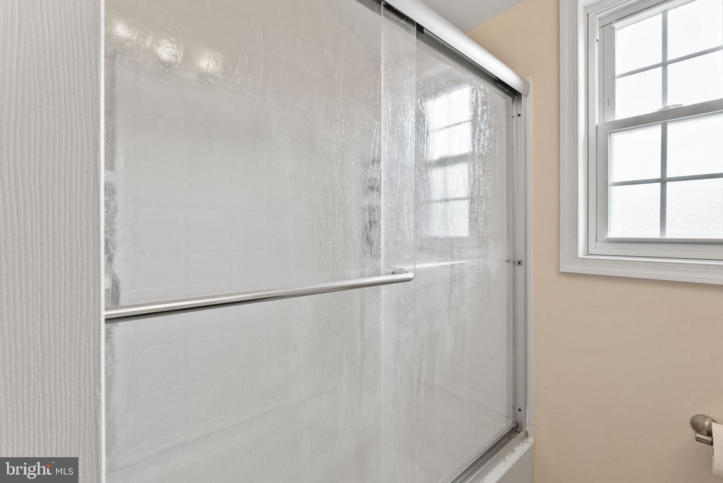 3816 KELLER AVE, ALEXANDRIA, Virginia 22302, 2 Bedrooms Bedrooms, ,1 BathroomBathrooms,Residential,For sale,3816 KELLER AVE,VAAX2046634 MLS # VAAX2046634