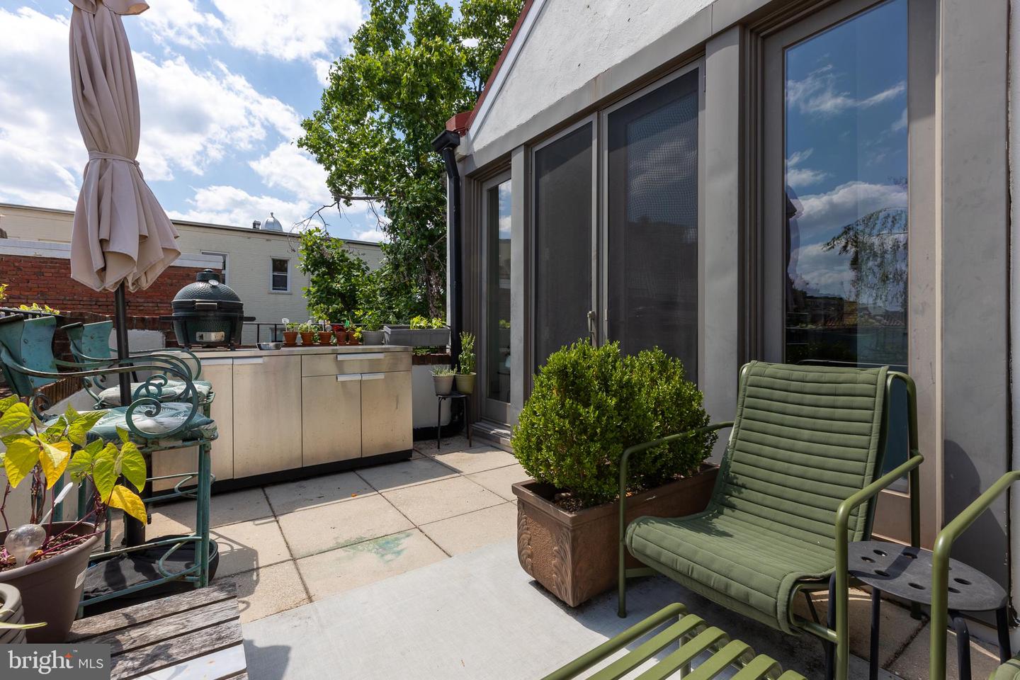 1823 BELMONT RD NW #D, WASHINGTON, District Of Columbia 20009, 3 Bedrooms Bedrooms, ,2 BathroomsBathrooms,Residential,For sale,1823 BELMONT RD NW #D,DCDC2206412 MLS # DCDC2206412