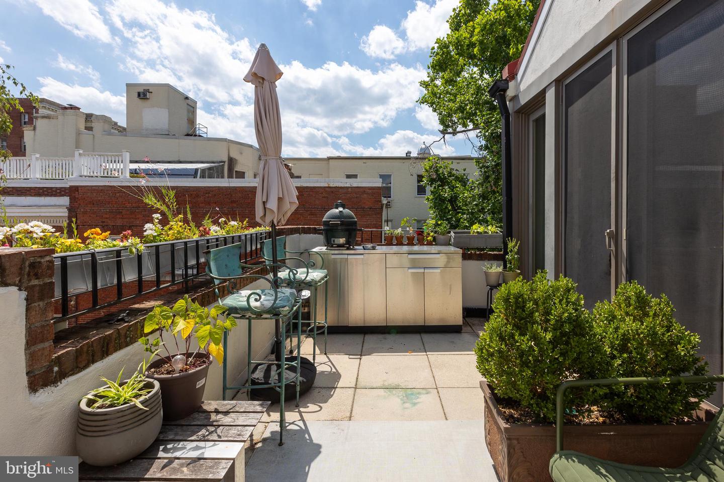 1823 BELMONT RD NW #D, WASHINGTON, District Of Columbia 20009, 3 Bedrooms Bedrooms, ,2 BathroomsBathrooms,Residential,For sale,1823 BELMONT RD NW #D,DCDC2206412 MLS # DCDC2206412