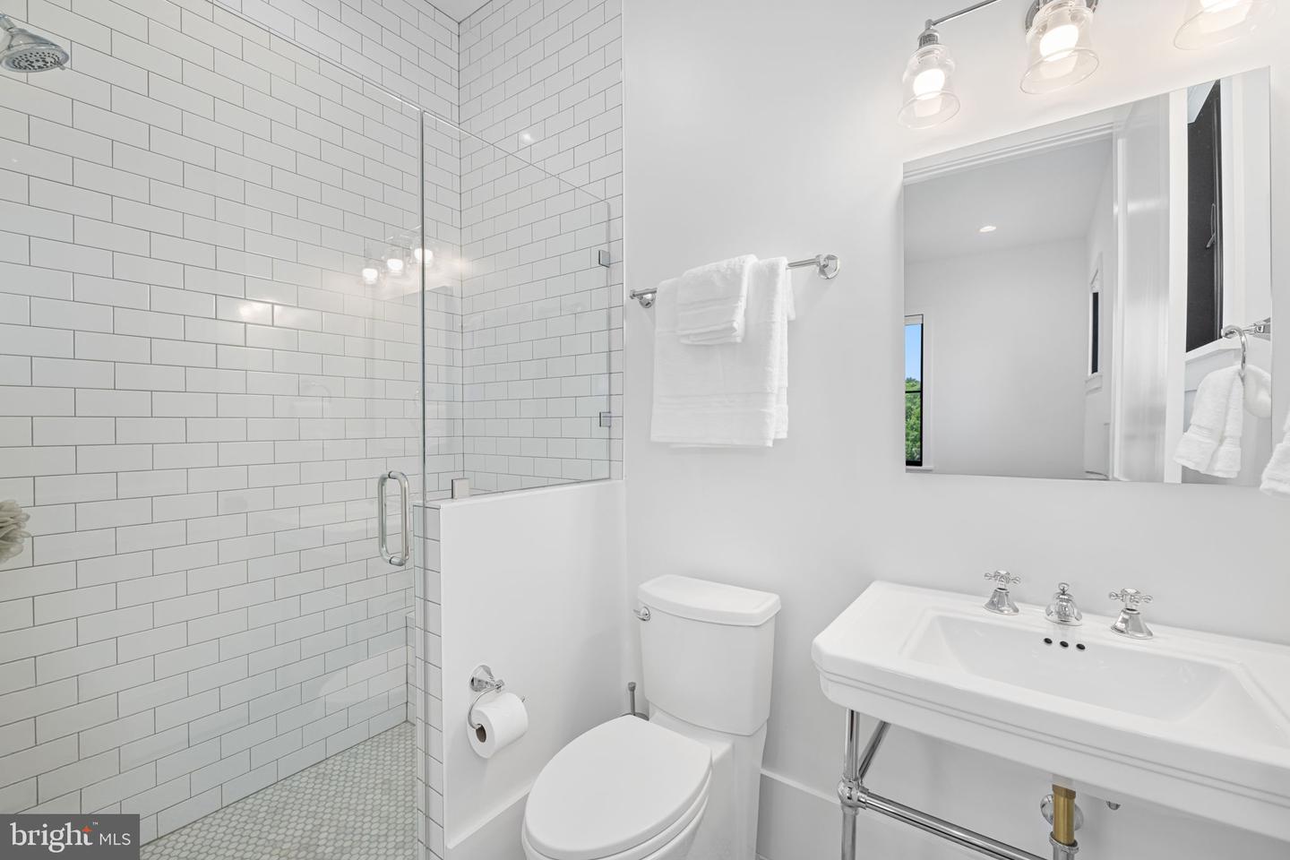 3433 N EDISON ST, ARLINGTON, Virginia 22207, 6 Bedrooms Bedrooms, ,6 BathroomsBathrooms,Residential,For sale,3433 N EDISON ST,VAAR2059418 MLS # VAAR2059418