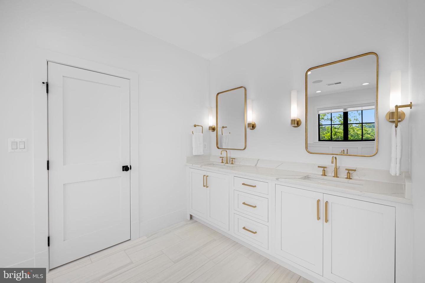 3433 N EDISON ST, ARLINGTON, Virginia 22207, 6 Bedrooms Bedrooms, ,6 BathroomsBathrooms,Residential,For sale,3433 N EDISON ST,VAAR2059418 MLS # VAAR2059418