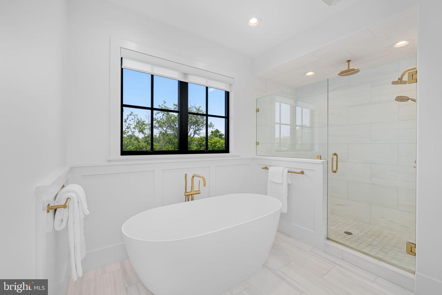 3433 N EDISON ST, ARLINGTON, Virginia 22207, 6 Bedrooms Bedrooms, ,6 BathroomsBathrooms,Residential,For sale,3433 N EDISON ST,VAAR2059418 MLS # VAAR2059418