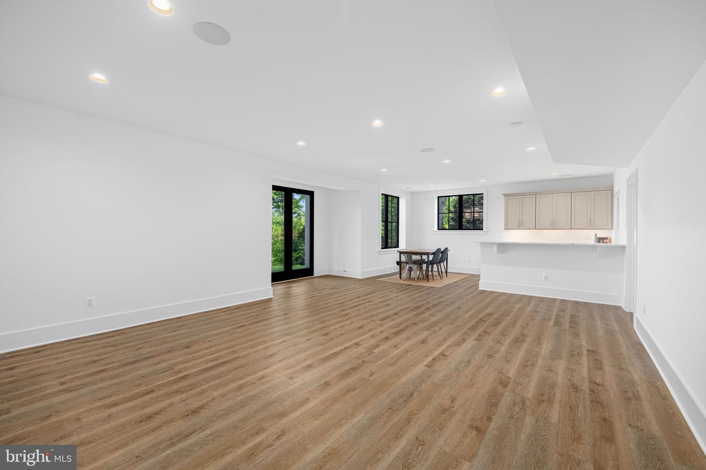3433 N EDISON ST, ARLINGTON, Virginia 22207, 6 Bedrooms Bedrooms, ,6 BathroomsBathrooms,Residential,For sale,3433 N EDISON ST,VAAR2059418 MLS # VAAR2059418