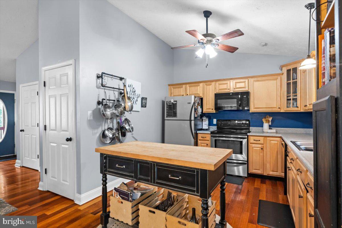 214 SALT LICK RD, FRONT ROYAL, Virginia 22630, 4 Bedrooms Bedrooms, ,3 BathroomsBathrooms,Residential,For sale,214 SALT LICK RD,VAWR2011512 MLS # VAWR2011512