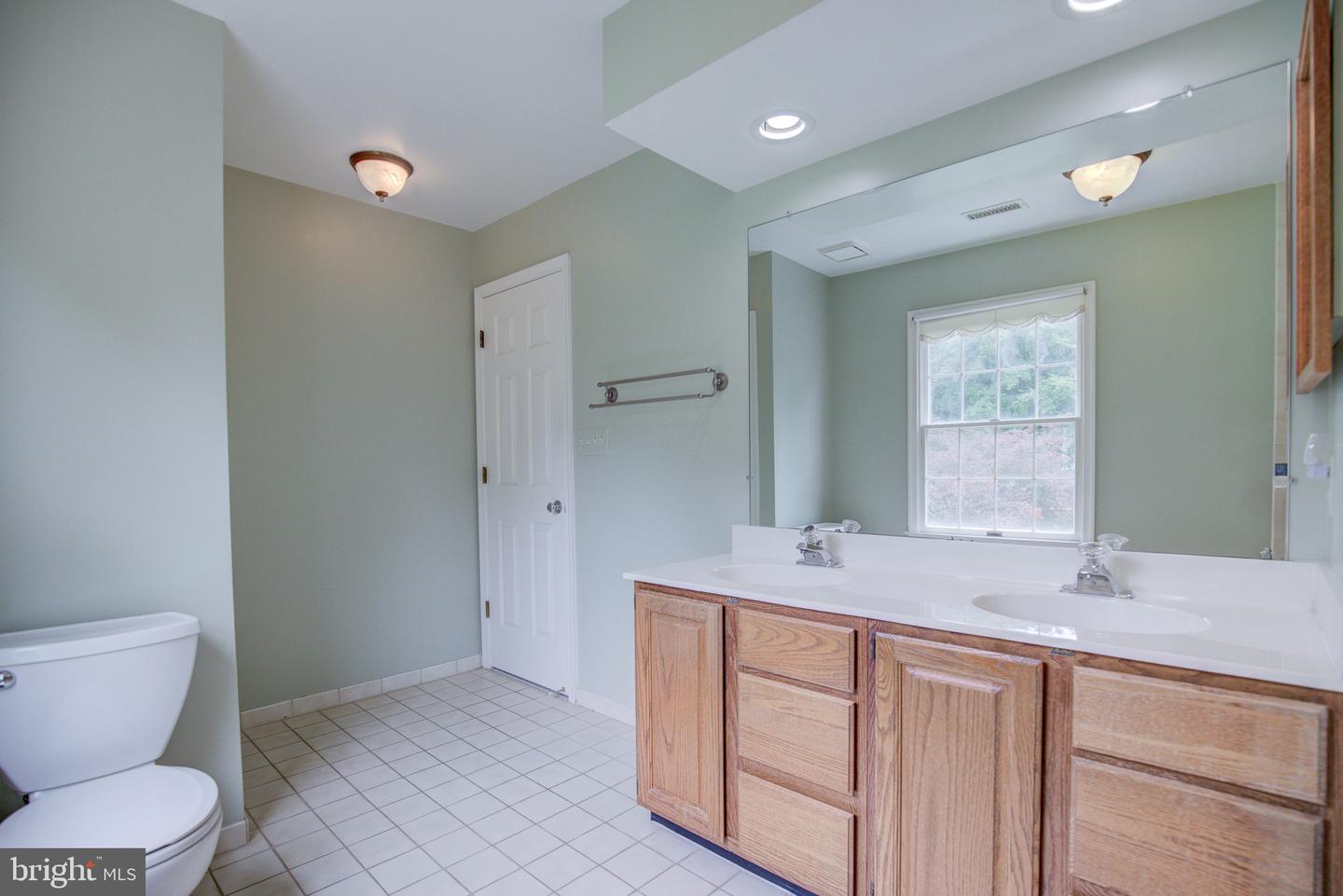 9708 S PARK CIR, FAIRFAX STATION, Virginia 22039, 4 Bedrooms Bedrooms, ,2 BathroomsBathrooms,Residential,For sale,9708 S PARK CIR,VAFX2248656 MLS # VAFX2248656