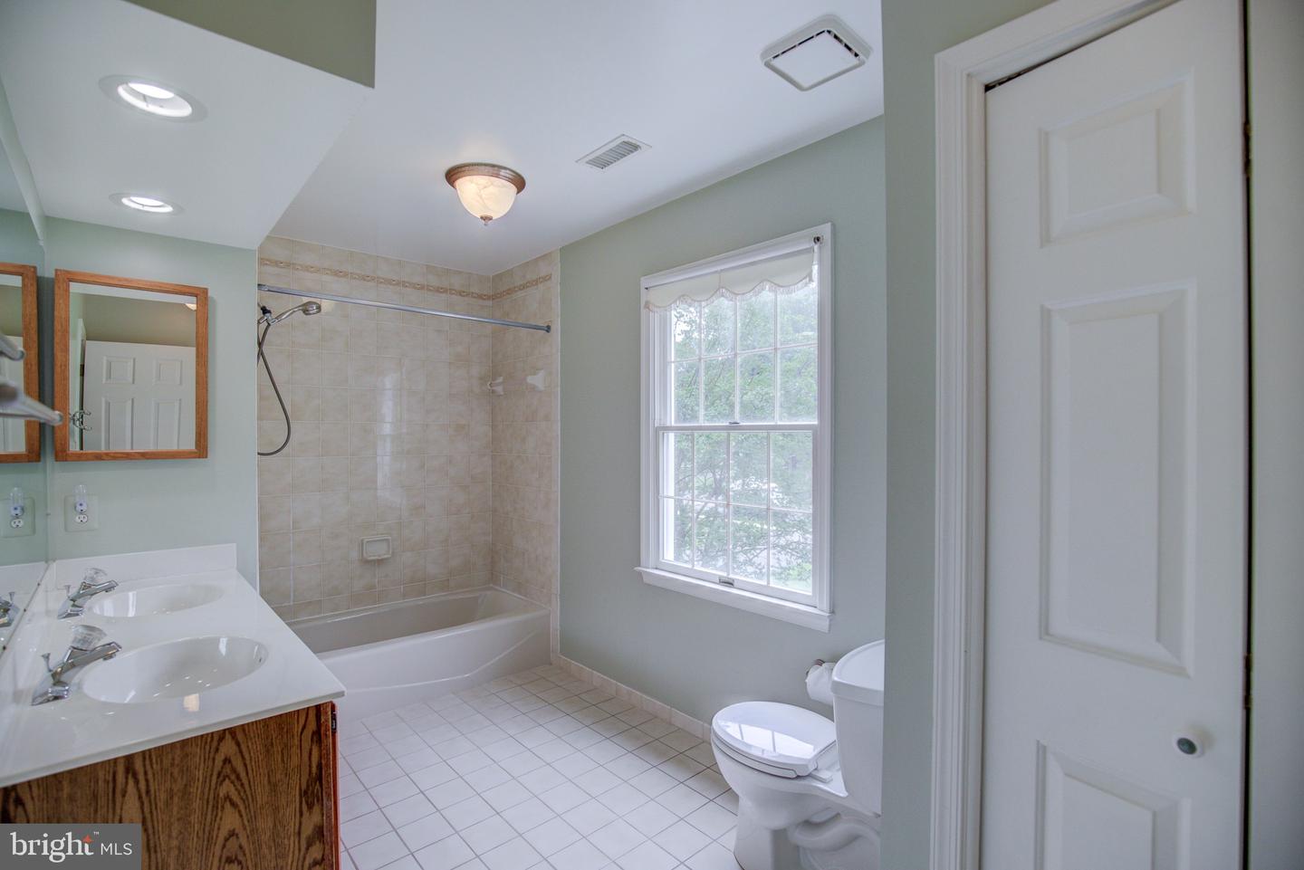 9708 S PARK CIR, FAIRFAX STATION, Virginia 22039, 4 Bedrooms Bedrooms, ,2 BathroomsBathrooms,Residential,For sale,9708 S PARK CIR,VAFX2248656 MLS # VAFX2248656