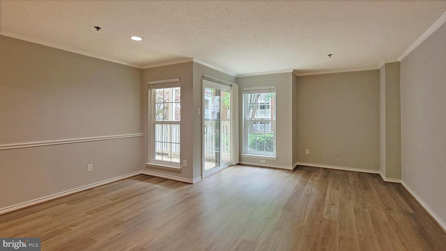 1504 LINCOLN WAY #118, MCLEAN, Virginia 22102, 2 Bedrooms Bedrooms, ,2 BathroomsBathrooms,Residential,For sale,1504 LINCOLN WAY #118,VAFX2248676 MLS # VAFX2248676