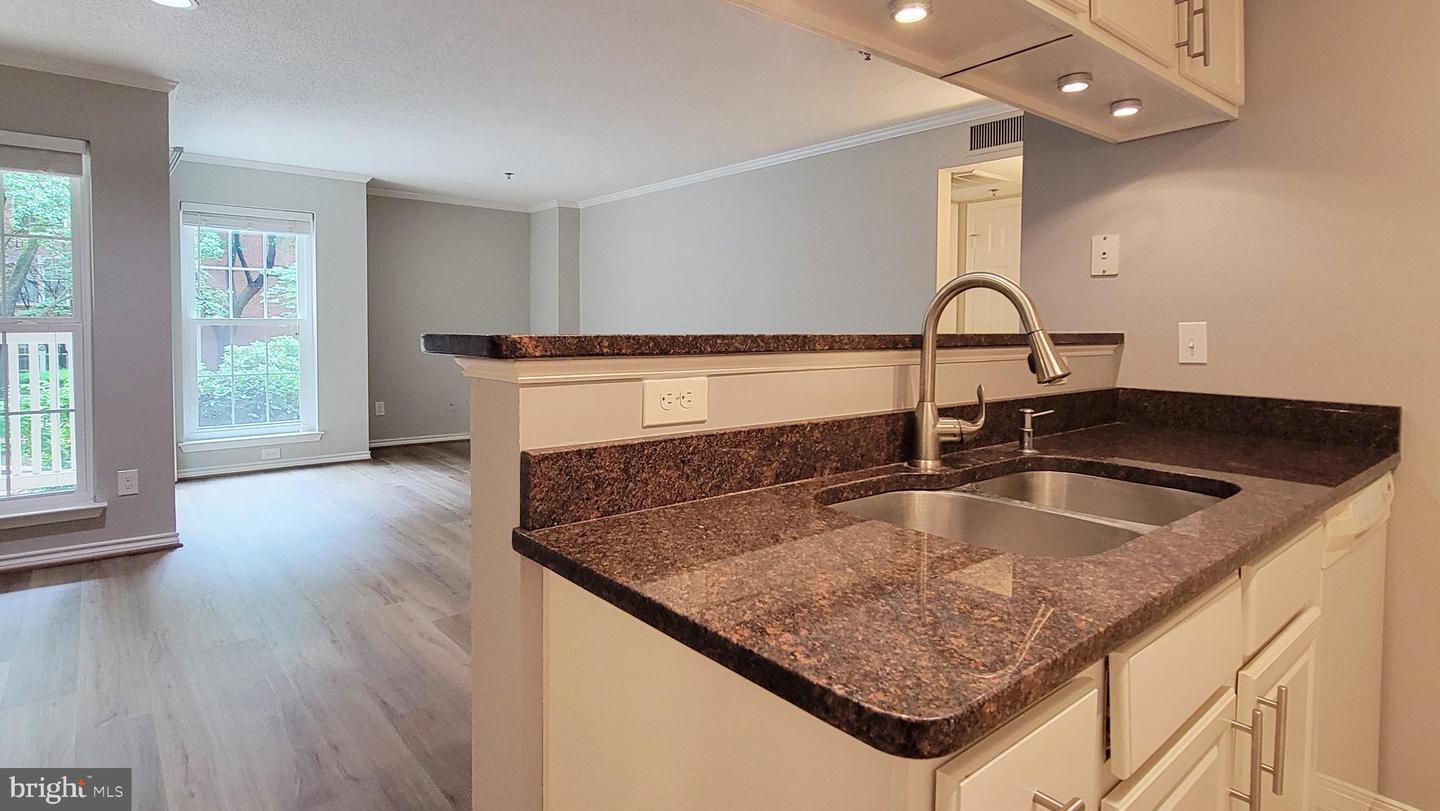 1504 LINCOLN WAY #118, MCLEAN, Virginia 22102, 2 Bedrooms Bedrooms, ,2 BathroomsBathrooms,Residential,For sale,1504 LINCOLN WAY #118,VAFX2248676 MLS # VAFX2248676