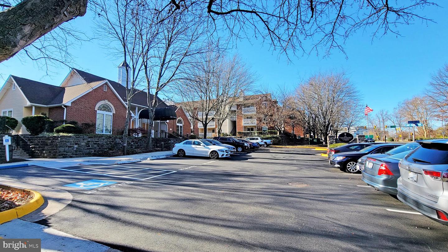 1504 LINCOLN WAY #118, MCLEAN, Virginia 22102, 2 Bedrooms Bedrooms, ,2 BathroomsBathrooms,Residential,For sale,1504 LINCOLN WAY #118,VAFX2248676 MLS # VAFX2248676