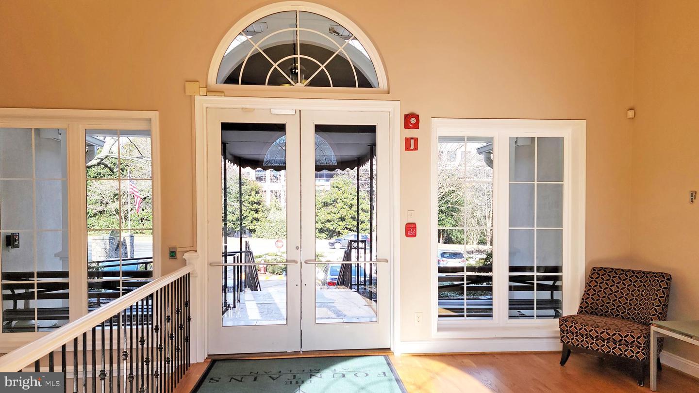 1504 LINCOLN WAY #118, MCLEAN, Virginia 22102, 2 Bedrooms Bedrooms, ,2 BathroomsBathrooms,Residential,For sale,1504 LINCOLN WAY #118,VAFX2248676 MLS # VAFX2248676