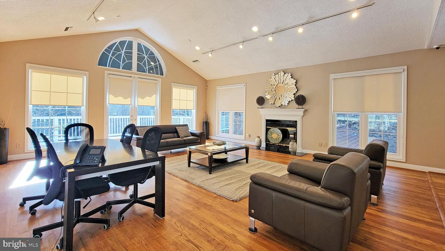 1504 LINCOLN WAY #118, MCLEAN, Virginia 22102, 2 Bedrooms Bedrooms, ,2 BathroomsBathrooms,Residential,For sale,1504 LINCOLN WAY #118,VAFX2248676 MLS # VAFX2248676