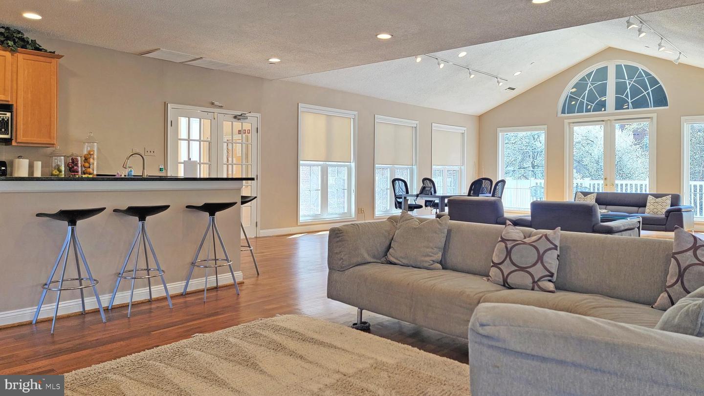1504 LINCOLN WAY #118, MCLEAN, Virginia 22102, 2 Bedrooms Bedrooms, ,2 BathroomsBathrooms,Residential,For sale,1504 LINCOLN WAY #118,VAFX2248676 MLS # VAFX2248676