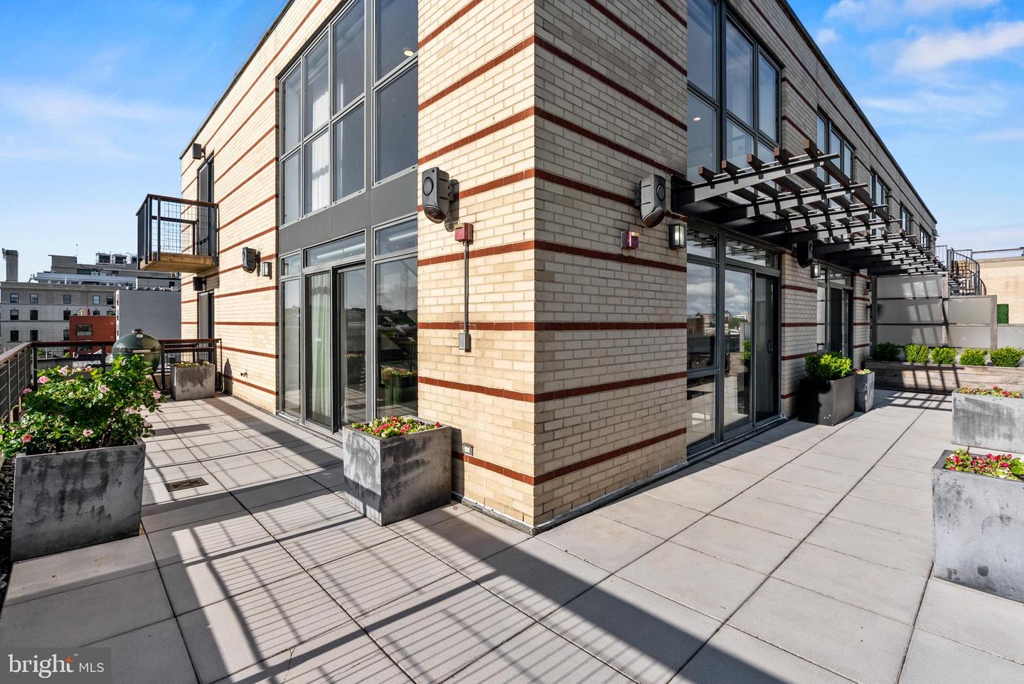 1401 Q ST NW #605, WASHINGTON, District Of Columbia 20009, 2 Bedrooms Bedrooms, ,2 BathroomsBathrooms,Residential,For sale,1401 Q ST NW #605,DCDC2206356 MLS # DCDC2206356
