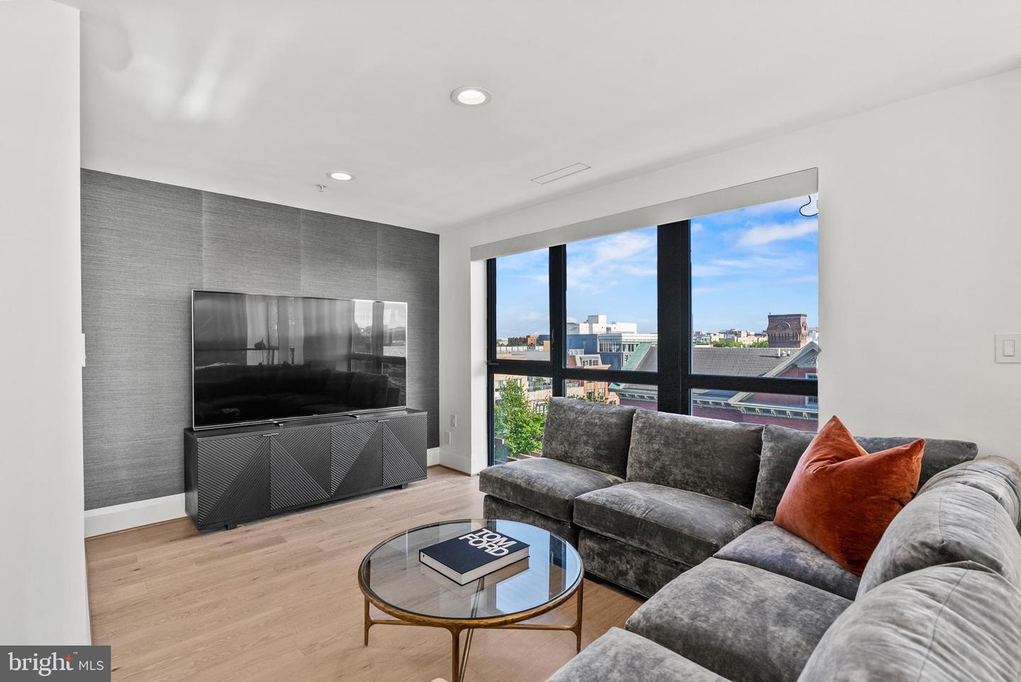 1401 Q ST NW #605, WASHINGTON, District Of Columbia 20009, 2 Bedrooms Bedrooms, ,2 BathroomsBathrooms,Residential,For sale,1401 Q ST NW #605,DCDC2206356 MLS # DCDC2206356