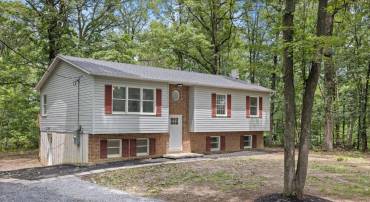 95 ARTHUR BURKE LN, FRONT ROYAL, Virginia 22630, 4 Bedrooms Bedrooms, ,3 BathroomsBathrooms,Residential,For sale,95 ARTHUR BURKE LN,VAWR2011508 MLS # VAWR2011508