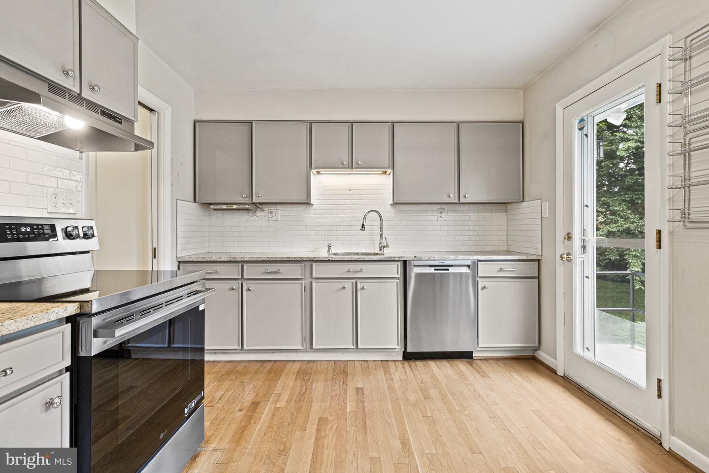 7119 SEA CLIFF RD, MCLEAN, Virginia 22101, 4 Bedrooms Bedrooms, ,3 BathroomsBathrooms,Residential,For sale,7119 SEA CLIFF RD,VAFX2248330 MLS # VAFX2248330