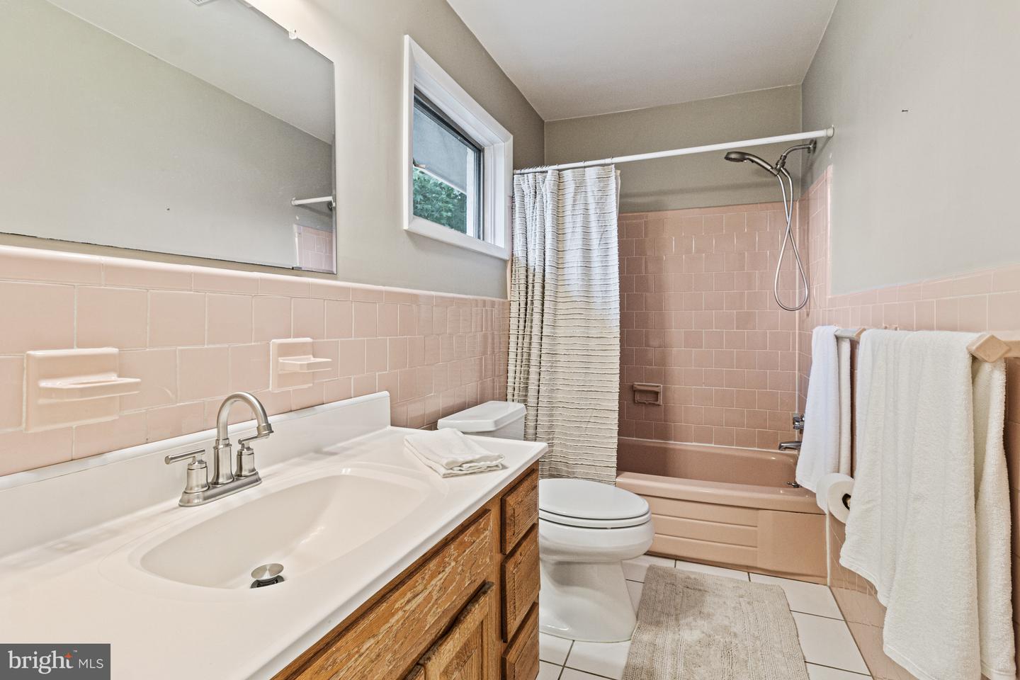 7119 SEA CLIFF RD, MCLEAN, Virginia 22101, 4 Bedrooms Bedrooms, ,3 BathroomsBathrooms,Residential,For sale,7119 SEA CLIFF RD,VAFX2248330 MLS # VAFX2248330